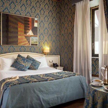 Residenza Canova Tadolini - Guesthouse-2