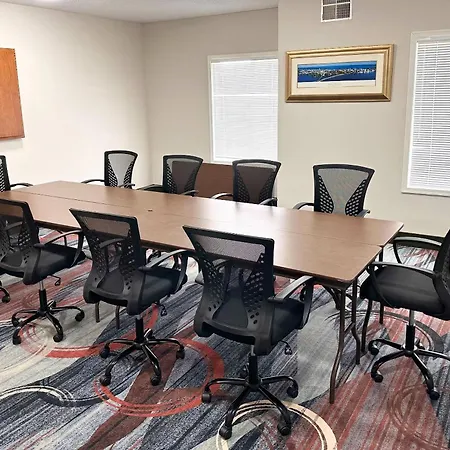 Mainstay Suites Madison Airport-2