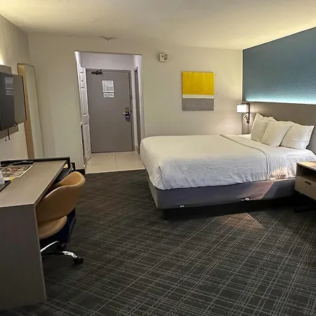 Comfort Inn Dallas Park Central-3