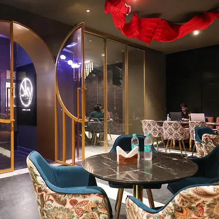 Aquila Grand Suites - Noida Sector 136-3