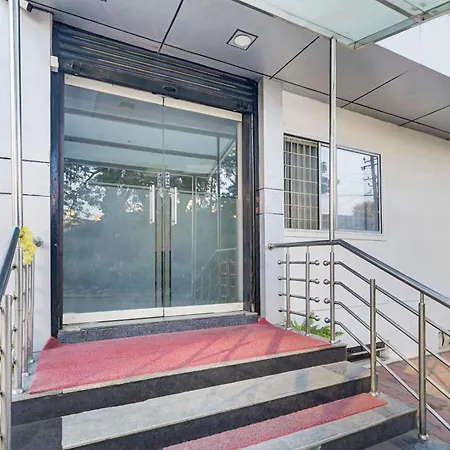 Super Townhouse Oak City Center Kushal Nagar-3