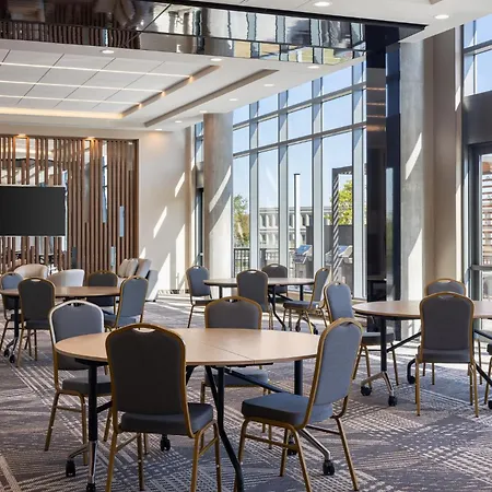 Staybridge Suites Montreal Airport - St-Laurent By Ihg-3
