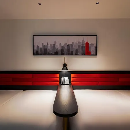 The Signature Hotel Saigon-2