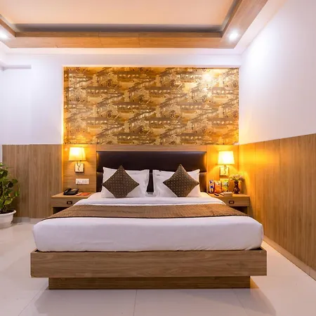 Hotel Corporate Suite Delhi Airport With- Free Airport Pickup-3