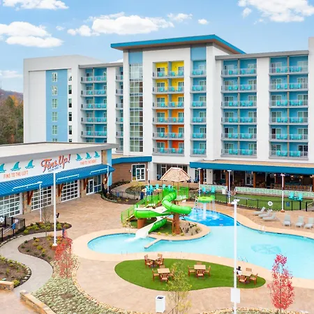 Compass By Margaritaville Hotel Pigeon Forge-3