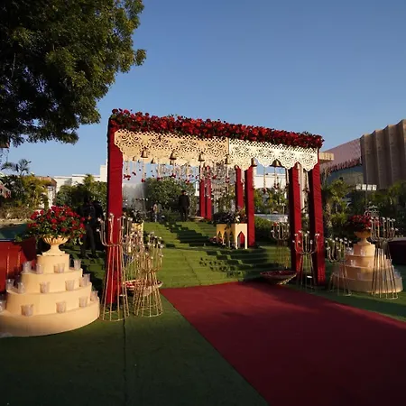 Bel-La Monde Hotel Nh8 At 6Km From Igi Airport Delhi-3