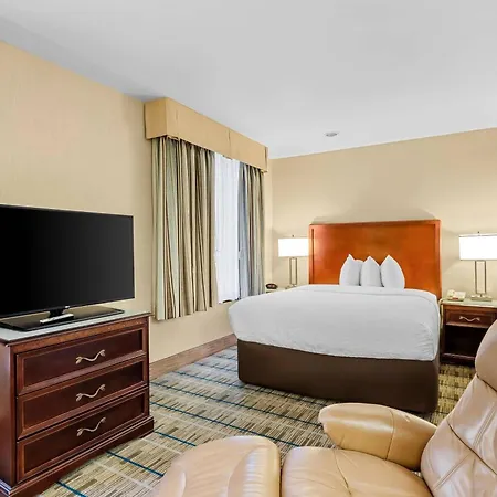 Mainstay Suites Roanoke Airport-2