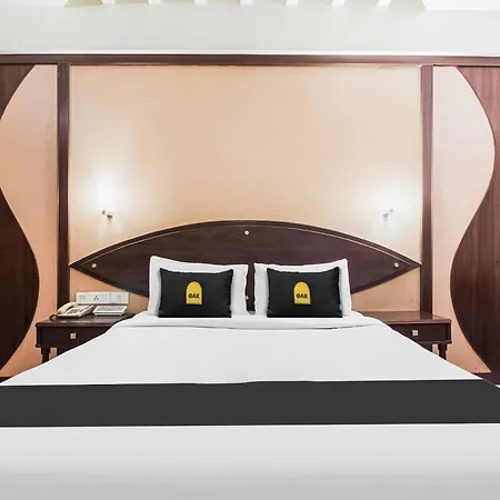 Townhouse Oak Hotel Shubhangan Near Juhu Beach-2