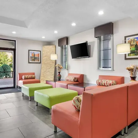 Quality Inn & Suites Greenville - Haywood Mall-2