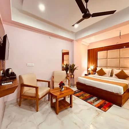 Hotel Golden Temple View By La Casa With Swimming Pool-3