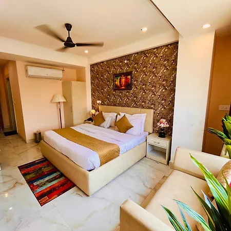 Hotel Golden Temple View By La Casa With Swimming Pool-2