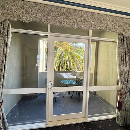 Toorak Manor Hotel Free Parking-2