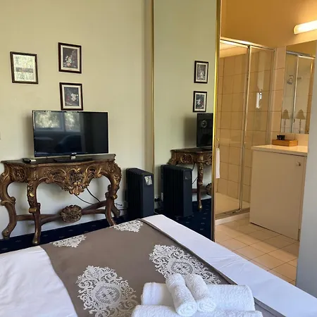 Toorak Manor Hotel Free Parking-3