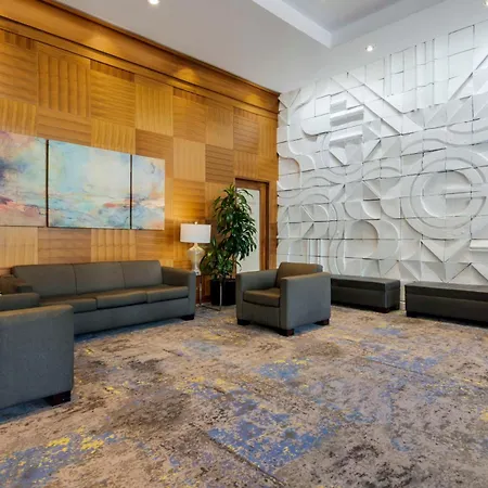 Best Western Premier Chateau Granville Hotel & Suites & Conference Centre-2