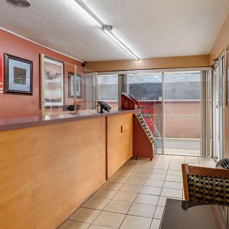 Econo Lodge Charlottesville North - University Area-3
