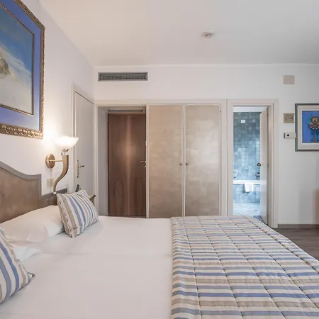 Hotel Amadeus-3