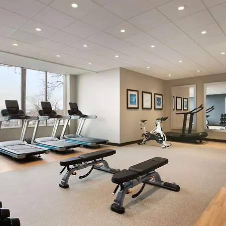 Embassy Suites By Hilton Toronto Airport-3