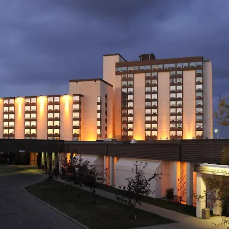 Best Western Premier Calgary Plaza Hotel & Conference Centre-2