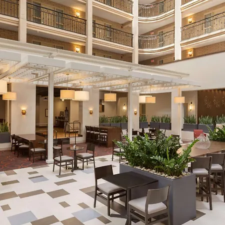 Embassy Suites Baton Rouge-2