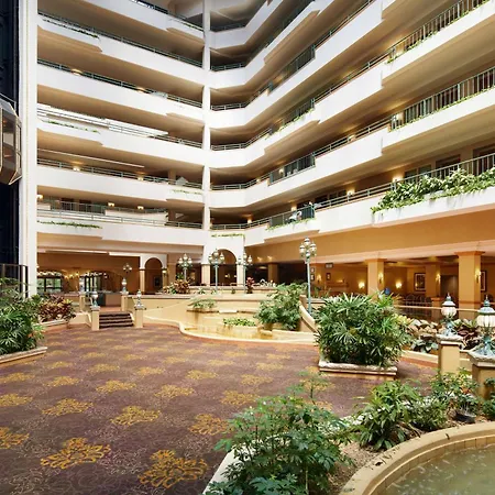Embassy Suites By Hilton Greensboro Airport-3
