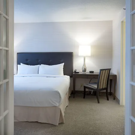 Cambridge Suites Toronto-3