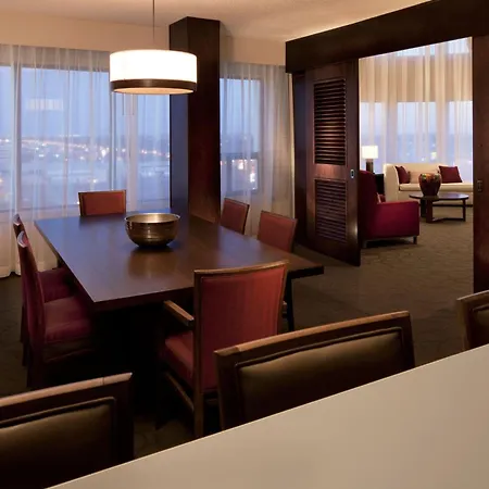 Delta Hotels By Marriott Edmonton South Conference Centre-3