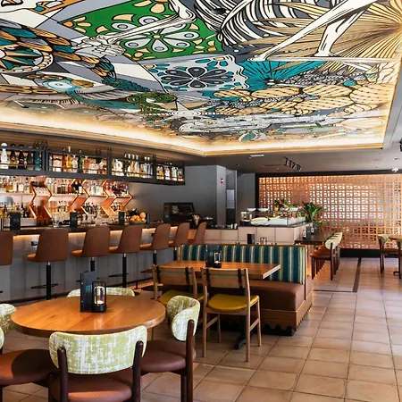 Intercontinental Chicago Magnificent Mile By Ihg-3