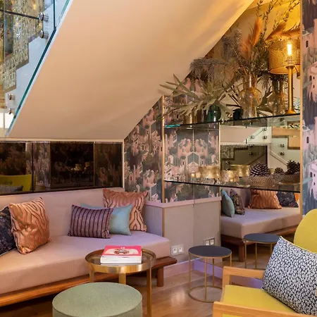 Hotel Jardin De Cluny-3