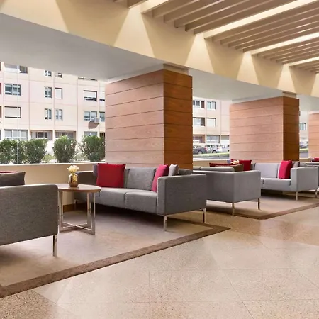 Ramada By Wyndham Lisbon-2