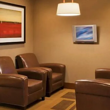 Comfort Suites Milwaukee West-3