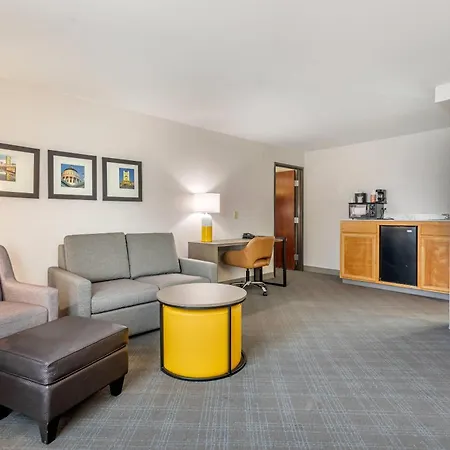 Comfort Suites Downtown Sacramento-2