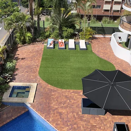 Hillcrest Apartment Hotel-3