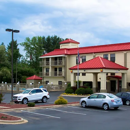 Comfort Inn Biltmore West-3