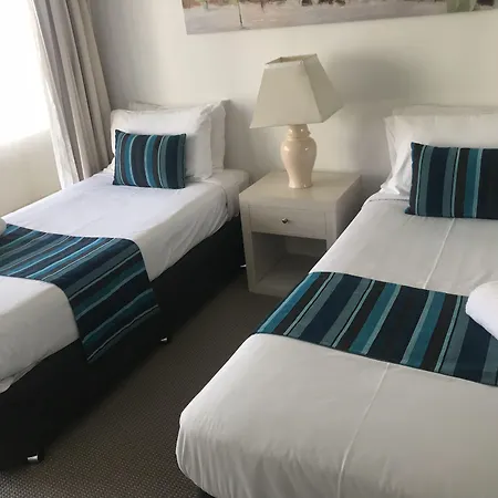 Zenith Ocean Front Apartments Gold Coast - Official Listing-2