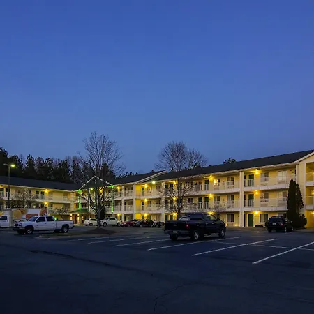 Suburban Studios Winston Salem-University Parkway-3