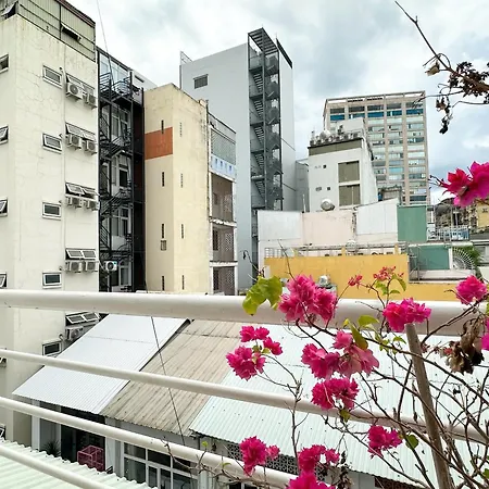 Cozy A Little Hanoi Studio - Steps To Nguyen Hue Walking Street-2