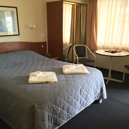 Town And Country Motel-3