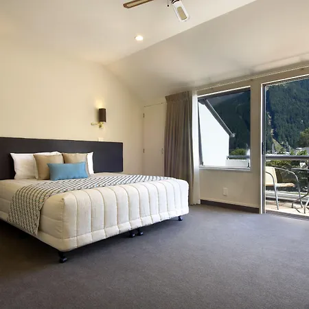 Hurley'S Of Queenstown-2
