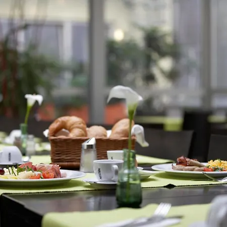 Intercityhotel Wien-2