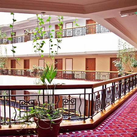 Regent Palace Hotel-3