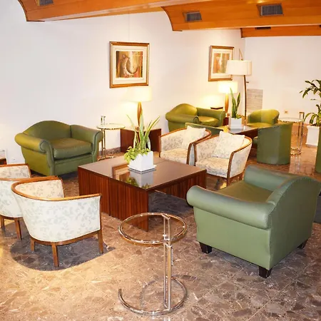 Hotel Solans Carlton-2