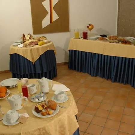 Caravaggio Hotel-3