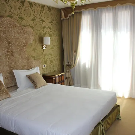 Hotel Casanova-3
