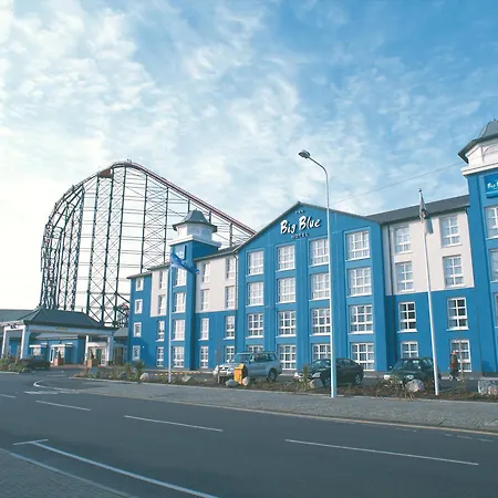 The Big Blue Hotel - Blackpool Pleasure Beach-3