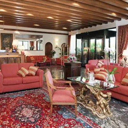 Pinewood Hotel Rome-3