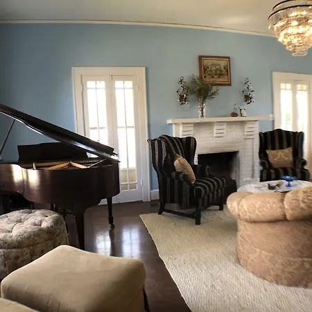 Avenue O Bed And Breakfast-2