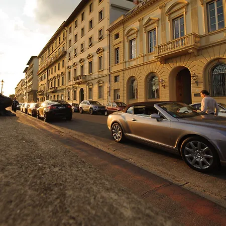Hotel Lungarno Vespucci 50-2