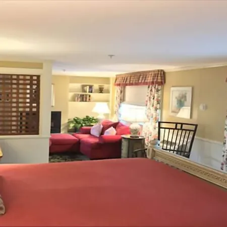 Hydrangea House Inn-3