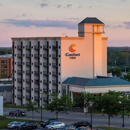 Comfort Inn Fallsview-3