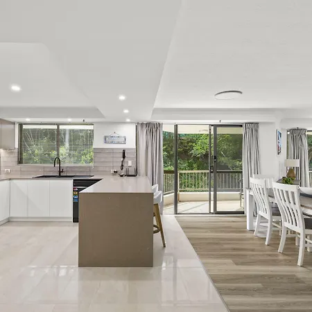 Gemini Court Holiday Apartments-3